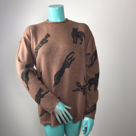SML Sport Sweaters - SML Sport LTD vintage sweater with Cheetahs SML Sport Sweaters - SML Sport LTD vintage sweater with Cheetahs